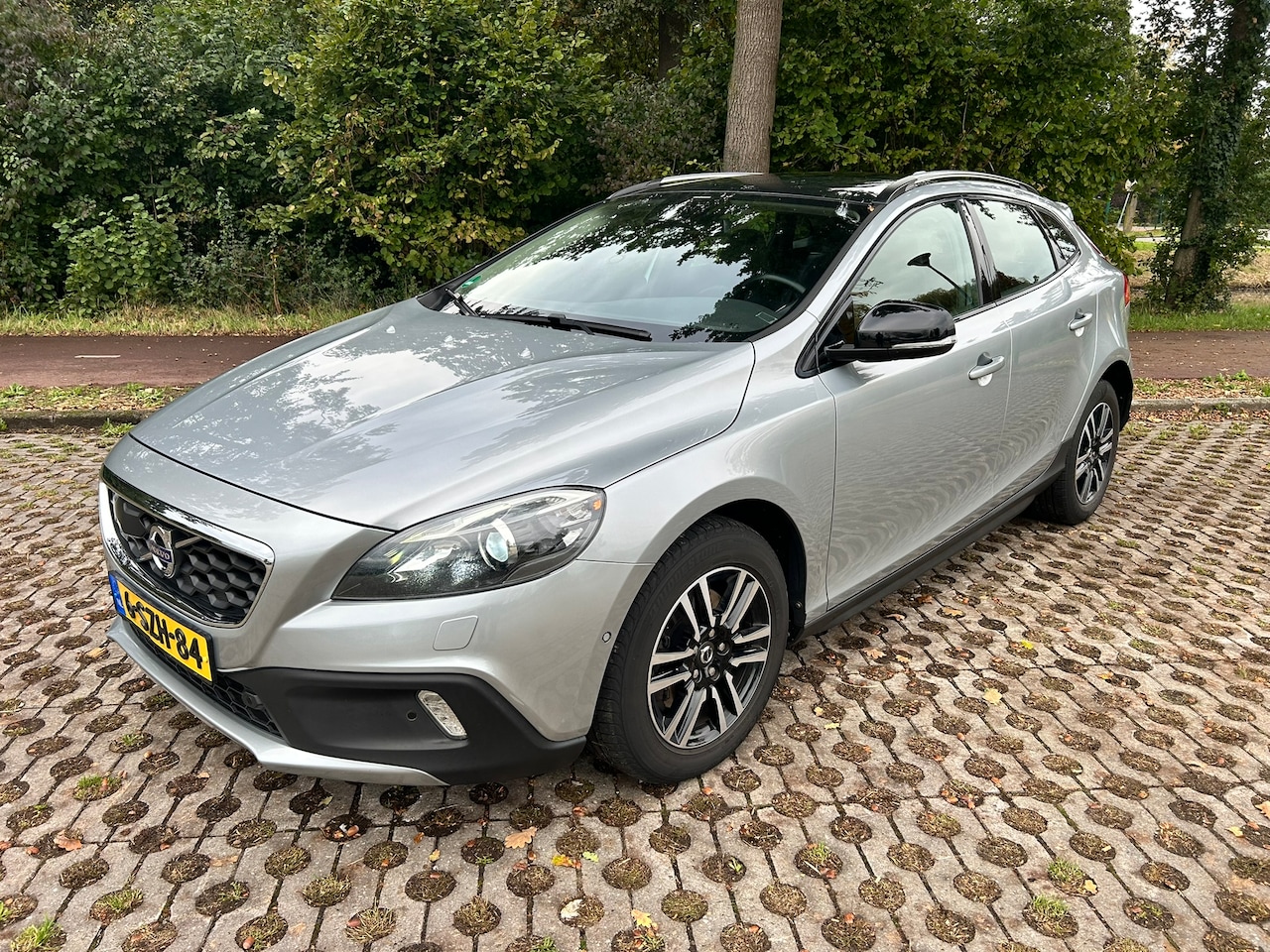 Volvo V40 Cross Country - 1.6 T4 Summum Powershift - AutoWereld.nl