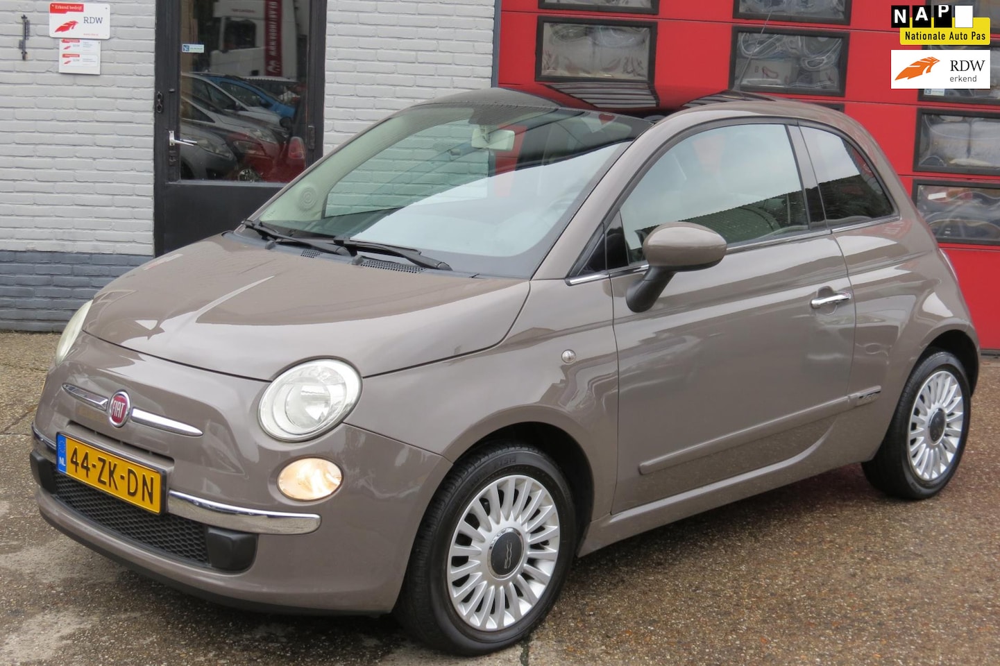 Fiat 500 - 1.2 Lounge 1.2 Lounge , Airco ,Pano dak, LM velg - AutoWereld.nl