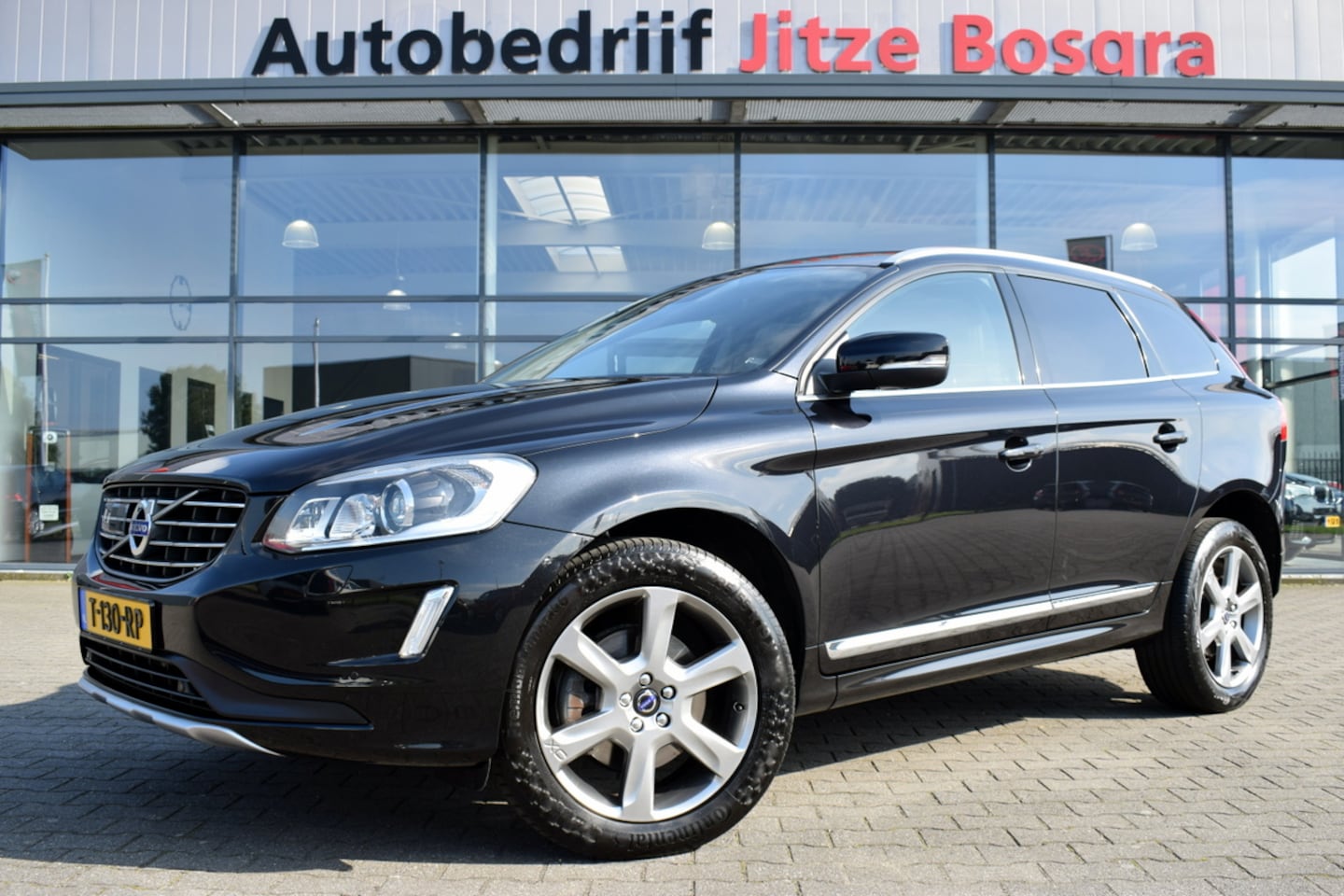 Volvo XC60 - 2.5 T5 Automaat Ocean Race Zwart Leder | Bi-Xenon | Elek. Stoelen | Full Map Navi | Camera - AutoWereld.nl
