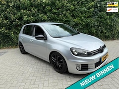 Volkswagen Golf - 1.4 TSI Highline ( AUTOMAAT + VOL OPTIES + LEER + AIRCO )