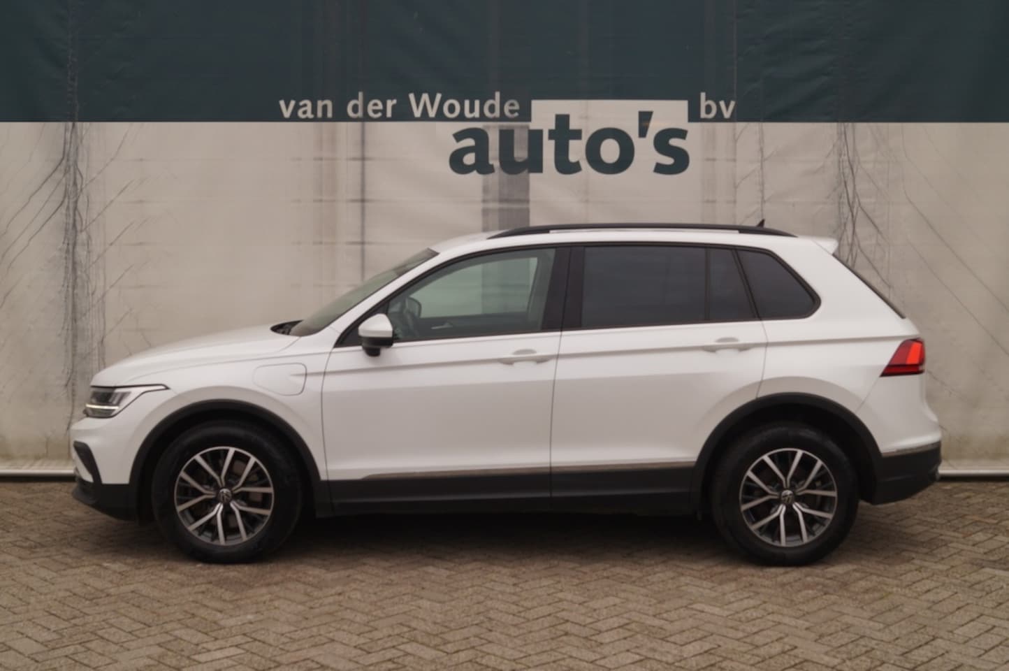 Volkswagen Tiguan - Life eHybrid - AutoWereld.nl