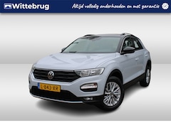 Volkswagen T-Roc - 1.0 TSI 110pk Style / Navigatie / LM 16 inch / Airco / Parkeersensoren