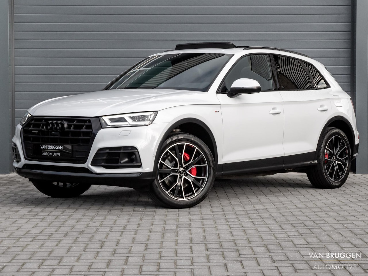 Audi Q5 - 55 TFSI e quattro S-Line Pano RS-Stoelen Trekhaak 360-Camera Sfeer - AutoWereld.nl