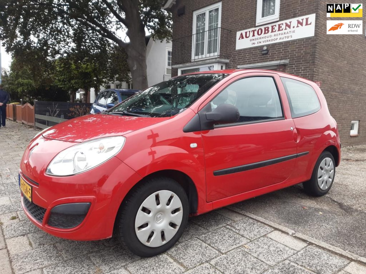 Renault Twingo - 1.2 Acces 1.2 Acces, LET OP!! GEEN STUURBEKRACHTIGING - AutoWereld.nl