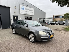Volkswagen Jetta - 1.6 FSI |CLIMA |EXPORT