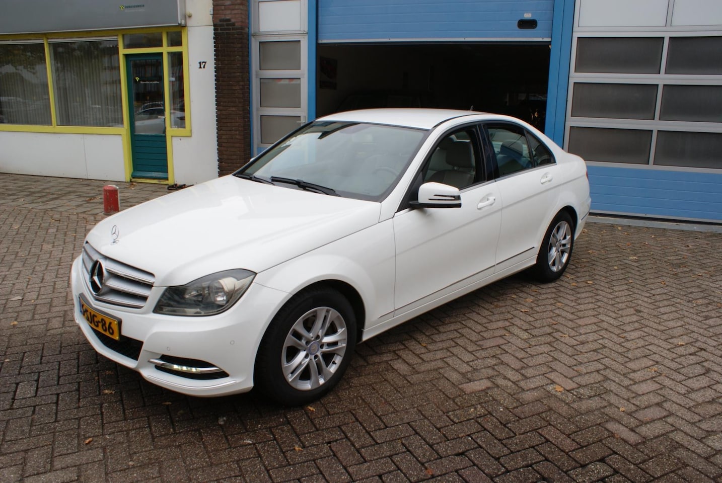 Mercedes-Benz C-klasse - 220 CDI BlueEFFICIENCY Edition Avantgarde 220 CDI BlueEFFICIENCY Edition Avantgarde - AutoWereld.nl