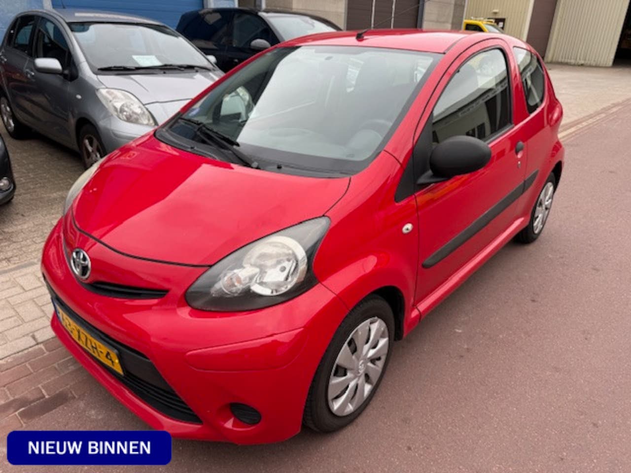 Toyota Aygo - 1.0 VVT-i Comfort Facelift model 2012 Airco Leuke en goede auto met elektrische ramen en c - AutoWereld.nl