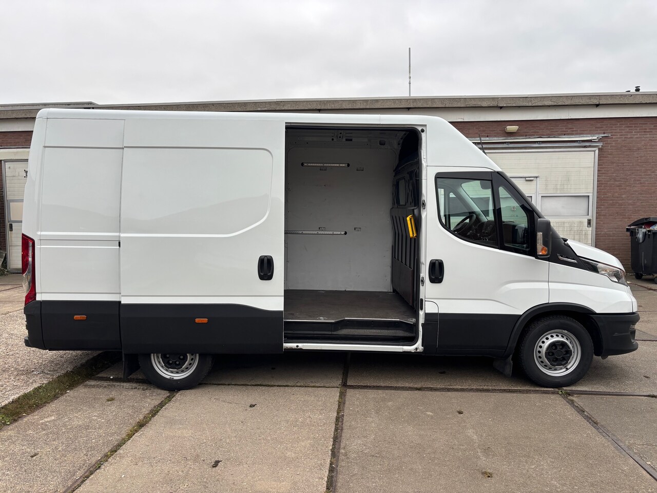 Iveco Daily - 35S16V 2.3 352 H3 AHG 3500 kg!