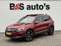 Volkswagen Tiguan - 1.4 TSI Connected Series Cruise control Climate control Navigatie Pano Trekhaak Parkeersen