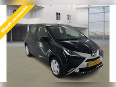 Toyota Aygo - 1.0 VVT-i x-play, Camera Navi VERWACHT