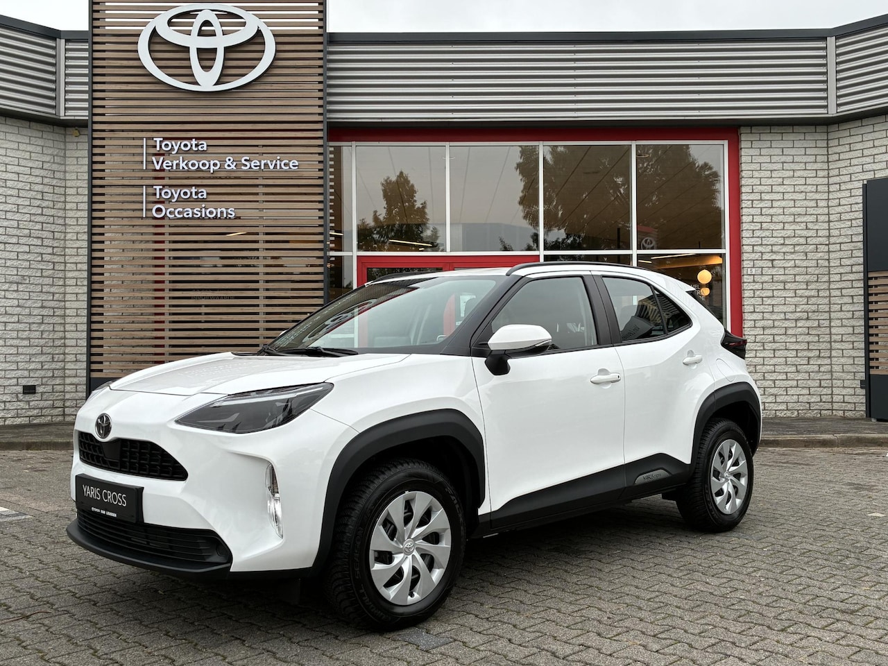Toyota Yaris Cross - HYBRID 130 STOELVERW ALL-SEASON AD-CRUISE CLIMA CAMERA APPLE/ANDROID - AutoWereld.nl
