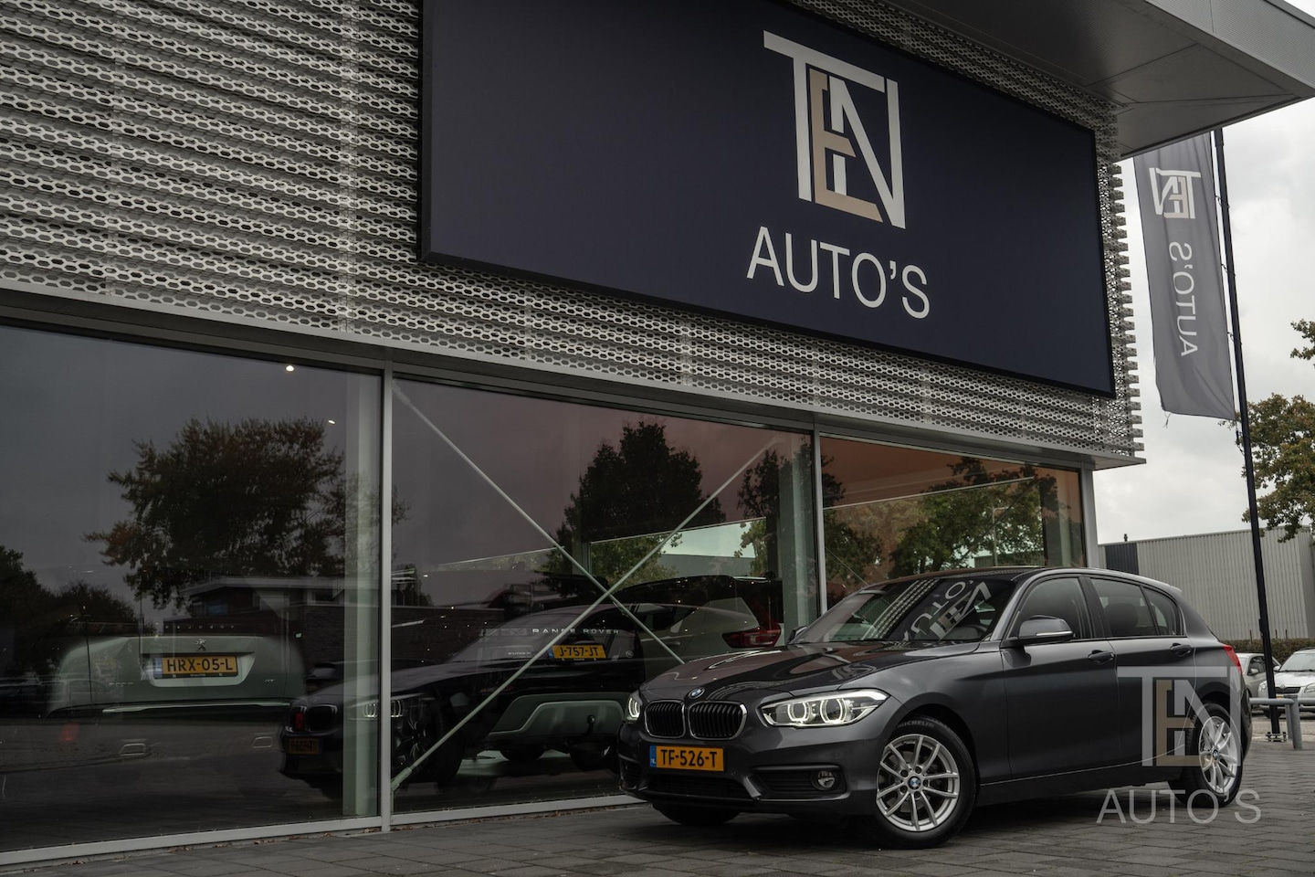 BMW 1-serie - 118i Corporate Lease Executive Automaat | Camera | Trekhaak | NL-auto - AutoWereld.nl