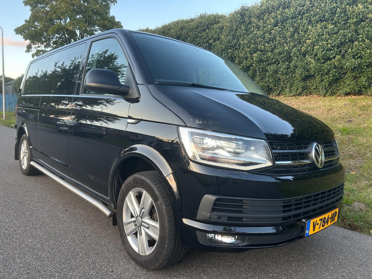 Volkswagen Transporter - 2.0 TDI L2H1 DC - MARGE - Automaat - Led - Sidebars - Camera - Navi - AutoWereld.nl