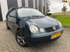 Volkswagen Polo - 1.2-12V Comfortline 1e Eigenaar-Airco-ElekPakket-Trekhaak-2 Sleutels