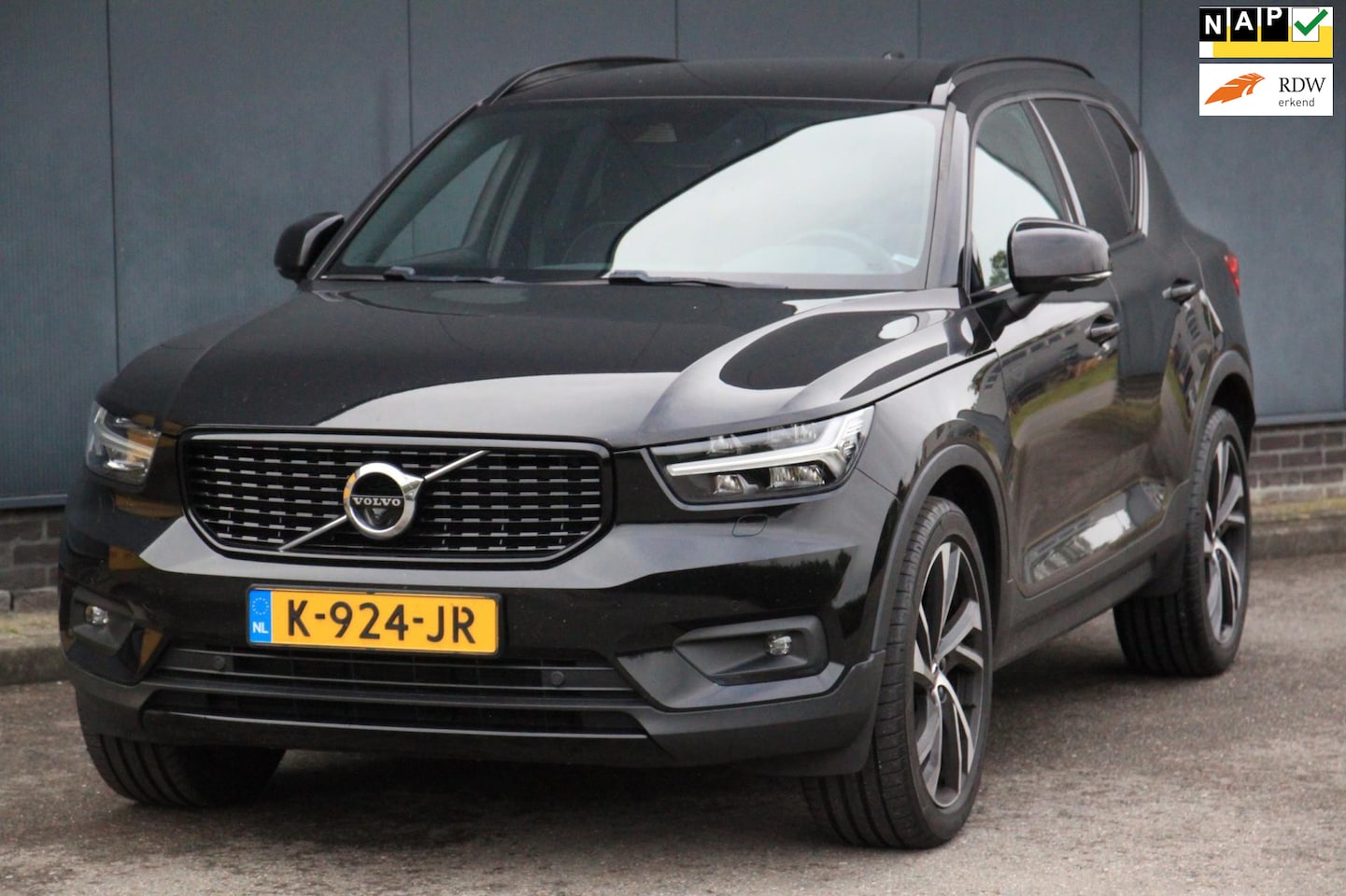 Volvo XC40 - 2.0 T4 R-Design 360 Camera/Blis/Adaptive/Parkeersensor v,a/20"inch lmv - AutoWereld.nl