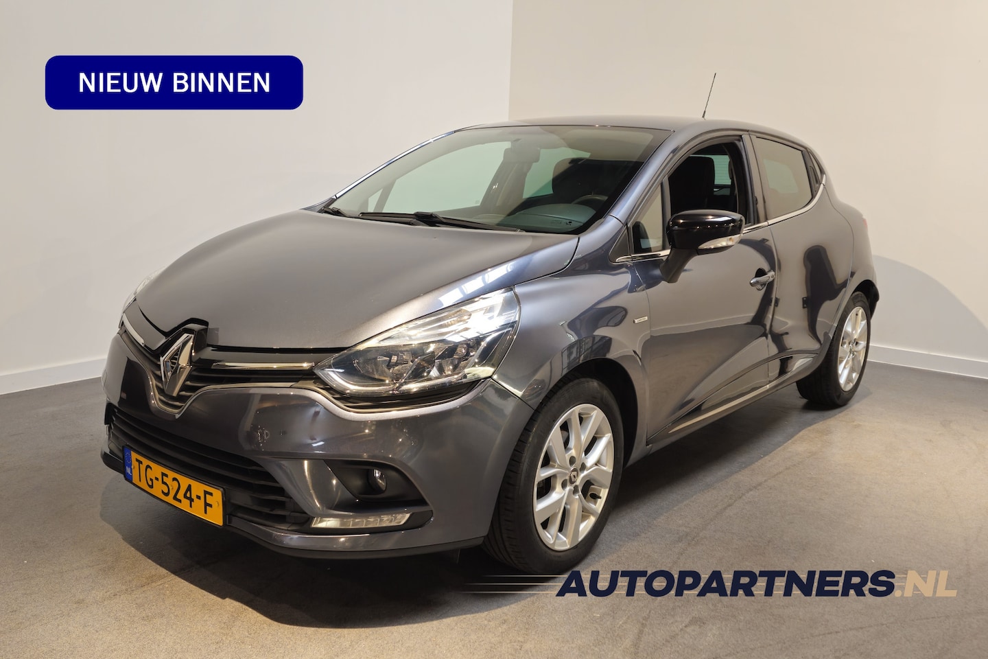 Renault Clio - 0.9 TCe Limited - Navigatie - Airco - Trekhaak - Cruise - AutoWereld.nl