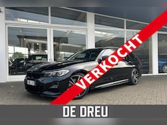 BMW 3-serie Touring - 330i M-Sport | CAMERA | ALCANTARA | M-PERFORMANCE DIFFUSER + SKIRTS + FRONTSPLITTER
