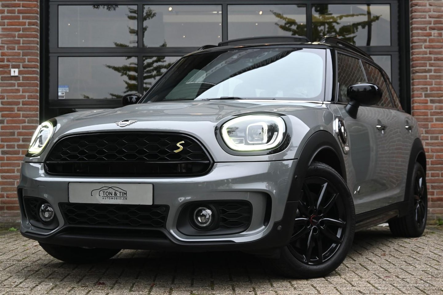 MINI Countryman - Mini 2.0 Cooper S E ALL4 BLACK JCW John Works Pano Leder A.Cruise '20 - AutoWereld.nl