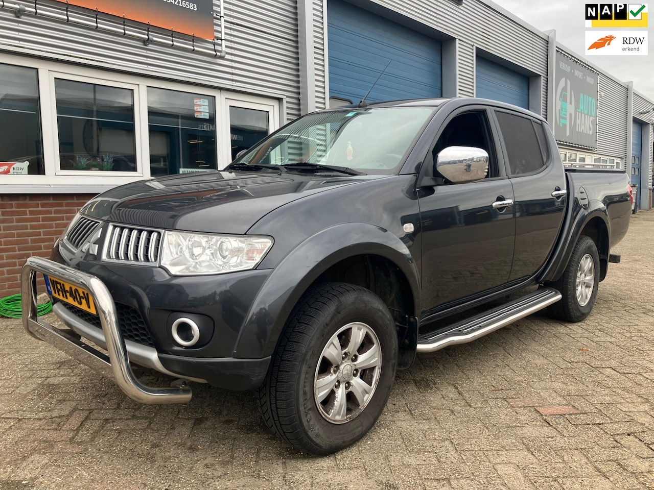 Mitsubishi L 200 - 2.5 DI-D Club Cab Invite 4X4 Diff-lock - AutoWereld.nl