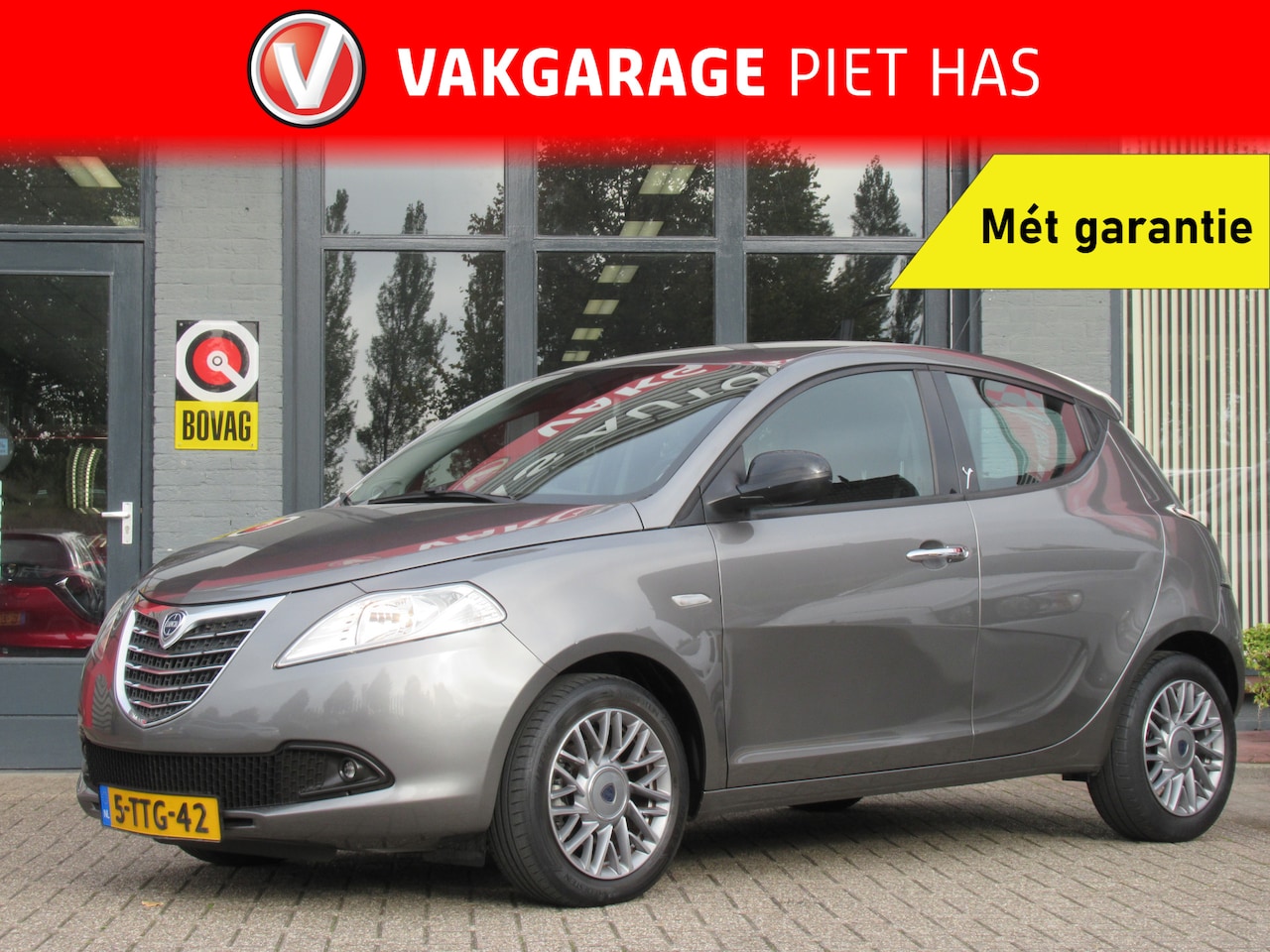 Lancia Y(psilon) - Ypsilon 0.9 TwinAir Silver Plus | Airco | Hoge Zit | Parkeersensoren | ISOFIX | 5-Deurs | - AutoWereld.nl