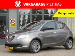 Lancia Y(psilon) - Ypsilon 0.9 TwinAir Silver Plus | Airco | Hoge Zit | Parkeersensoren | ISOFIX | 5-Deurs |