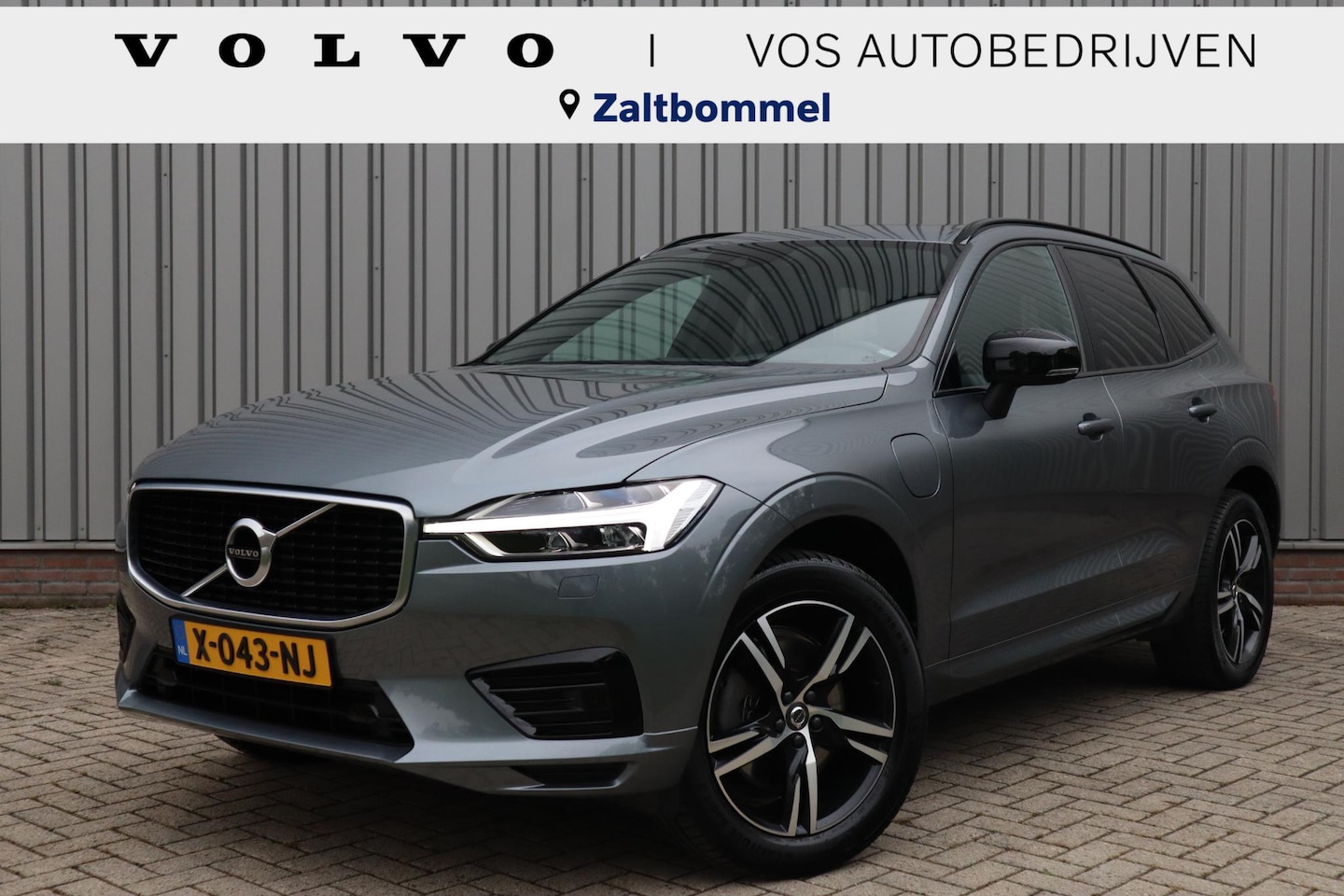 Volvo XC60 - 2.0 T8 Twin Engine AWD R-Design | Panoramadak | Trekhaak | Head-up display | - AutoWereld.nl