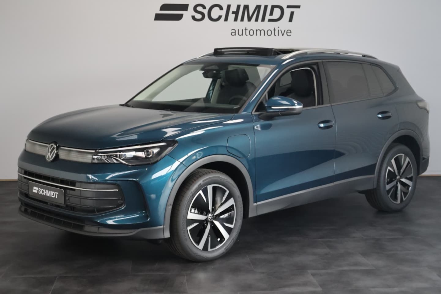 Volkswagen Tiguan - 1.5 TSI eHybrid 150 kW Life | Panoramadak | Trekhaak - AutoWereld.nl