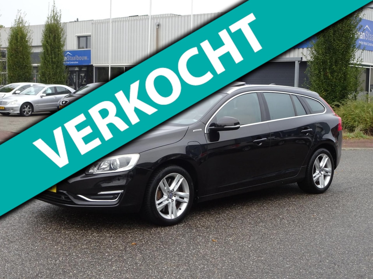 Volvo V60 - 2.4 D6 AWD Plug-In Hybrid Summum Leder Navi - AutoWereld.nl