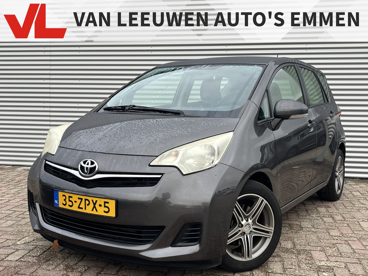 Toyota Verso S - 1.3 VVT-i Comfort Plus | Nieuw Binnen! | Automaat | Trekhaak | Cruise - AutoWereld.nl