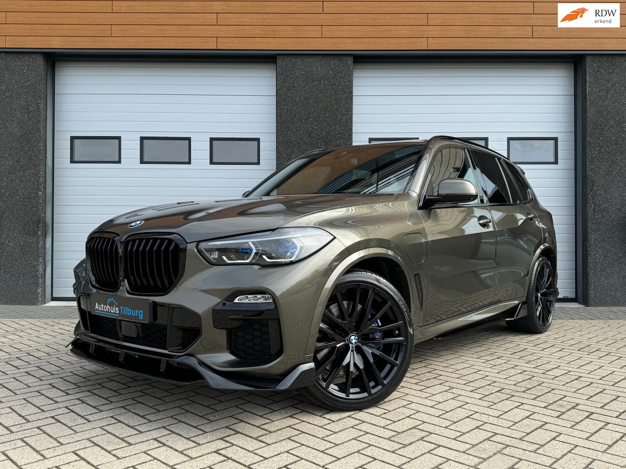 BMW X5 - XDrive45e M Sport Pano Laser 360' Softclose - AutoWereld.nl