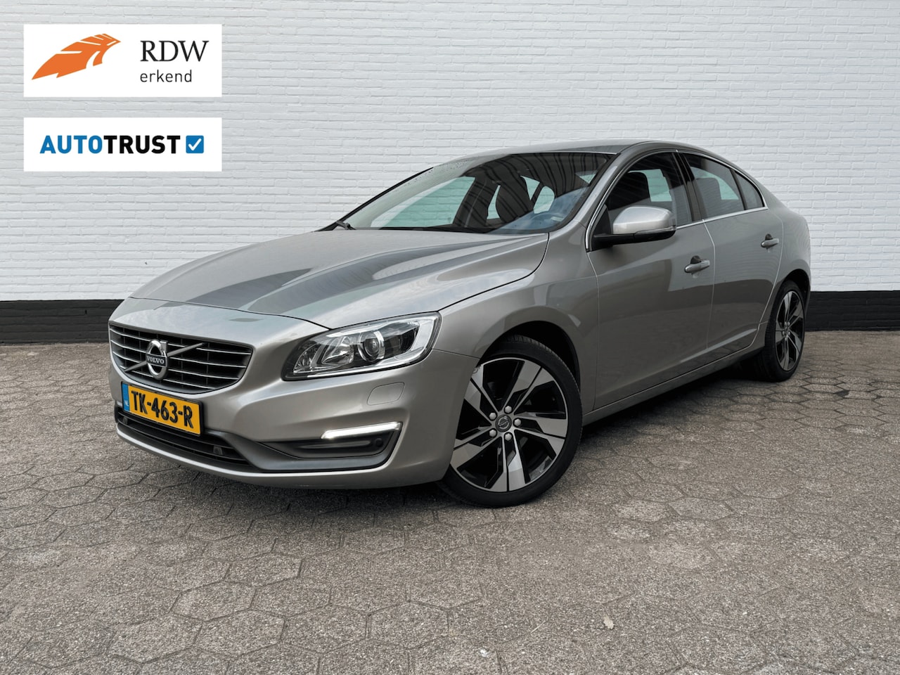 Volvo S60 - 1.6 T3 Summum l LEDER l CRUISE l BLIS l TOPSTAAT! - AutoWereld.nl