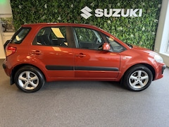 Suzuki SX4 - Climat Control Trekhaak 1.6 Exclusive 5-drs. Sportvelgen parkeersensoren