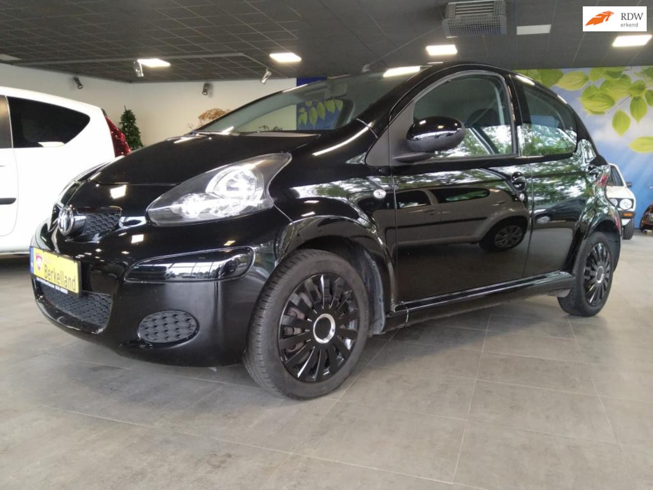 Toyota Aygo - 1.0 VVT-i 5-Drs Airco / Eelektrisch pakket - AutoWereld.nl