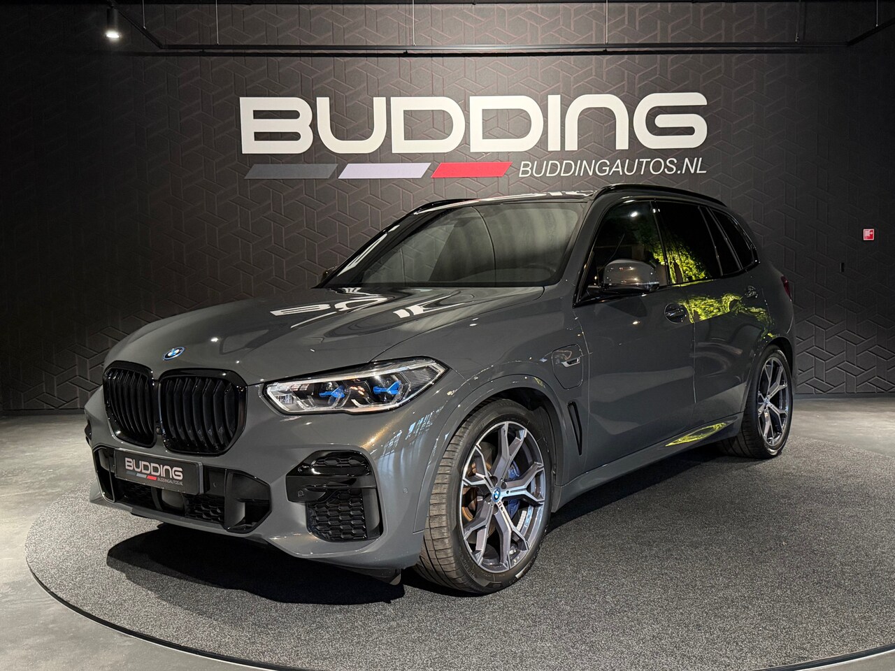 BMW X5 - xDrive45e High Exe | M-sport | Dravitgrau | M-zetels - AutoWereld.nl
