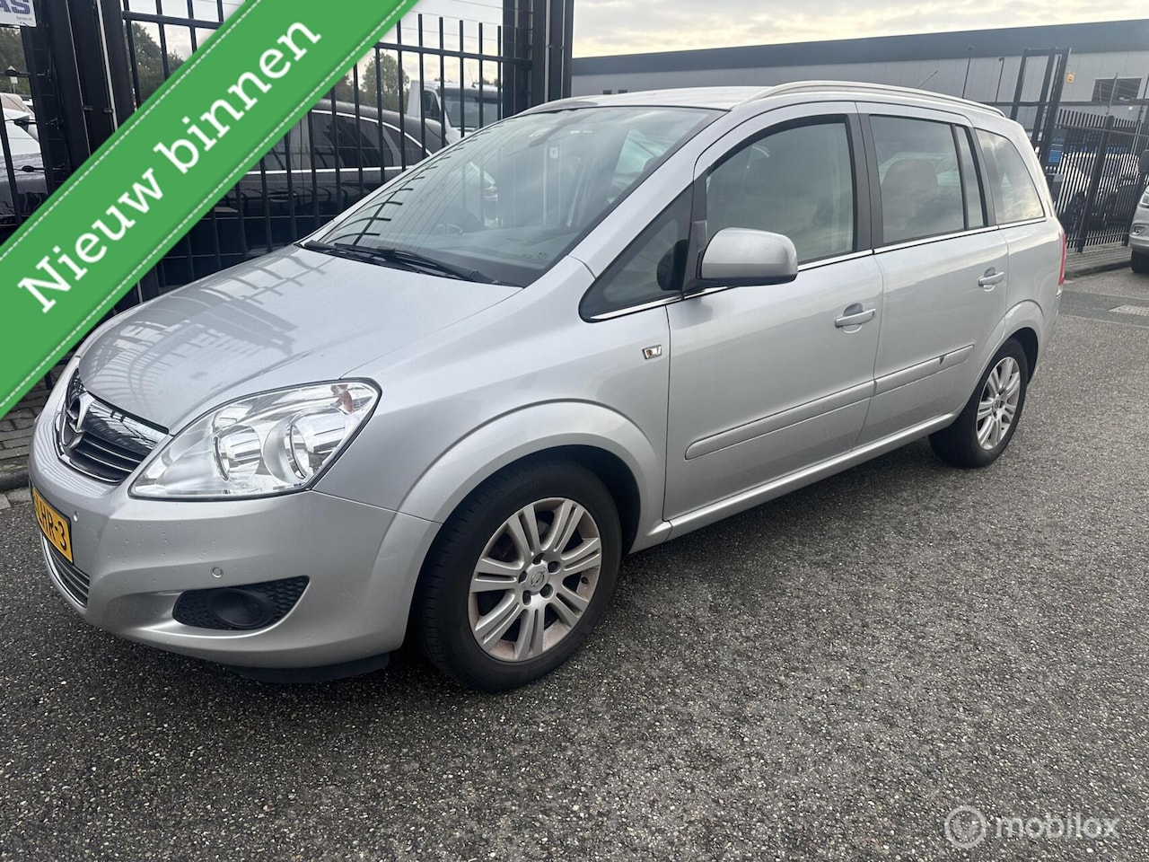 Opel Zafira - 1.8 Cosmo 7 persoons - AutoWereld.nl