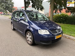 Volkswagen Touran - 2.0-16V FSI Business