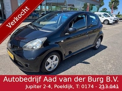 Toyota Aygo - 1.0-12V Dynamic 5 deurs, Airco , Electrische ramen , Centrale deur vergrendeling incl. afs