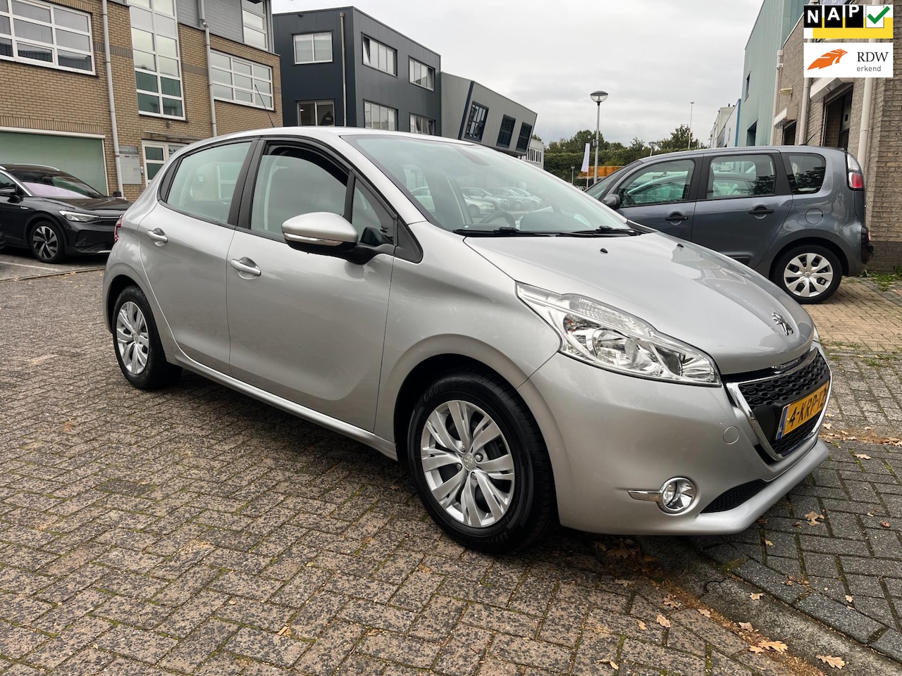 Peugeot 208 - 1.2 VTi Envy 5 deurs - AutoWereld.nl