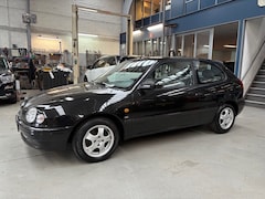 Toyota Corolla - 1.6 HB LINEA LUNA