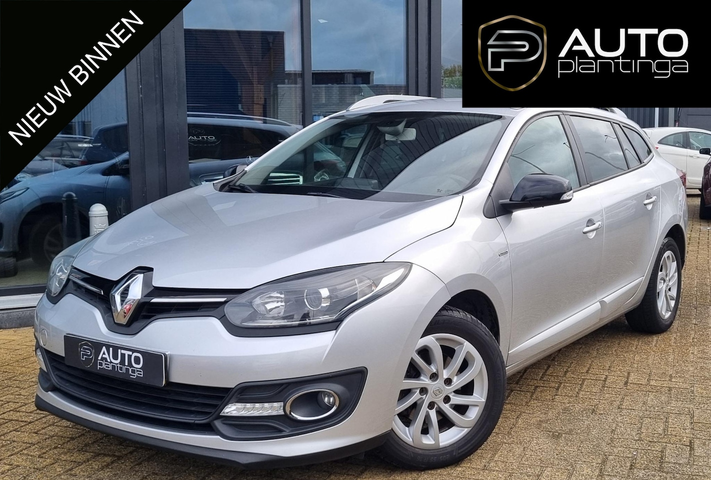 Renault Mégane Estate - 1.2 TCe Limited 116PK | NL AUTO | Trekaak | Onderhoudshistorie | Navigatie | Cruise Contro - AutoWereld.nl