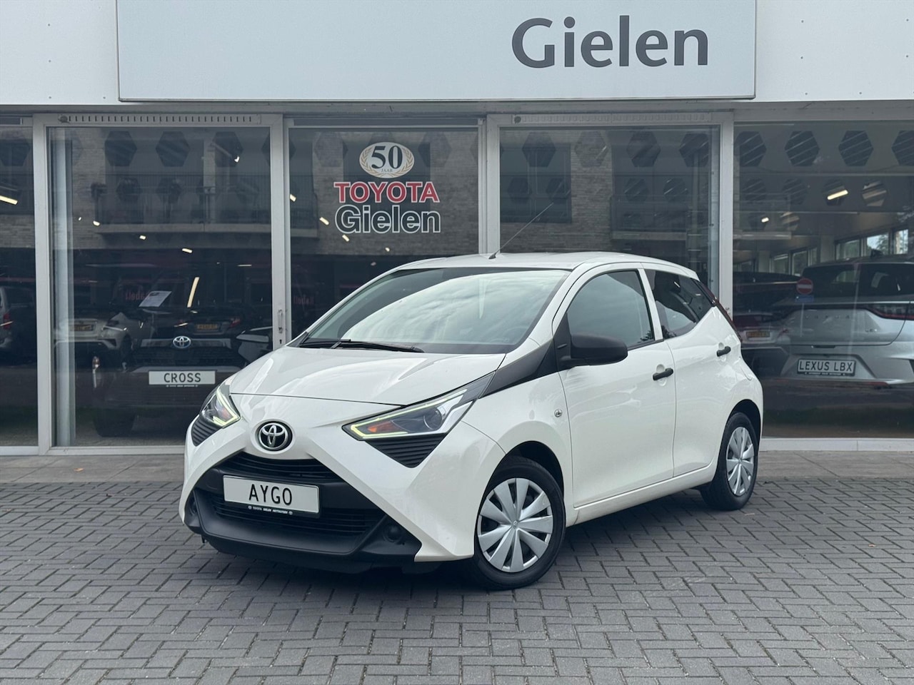 Toyota Aygo - 1.0 VVT-i 72pk | Eerste eigenaar, 5 deurs, Stuurwielbedining, Snelheidsbegrenzer, Centrale - AutoWereld.nl