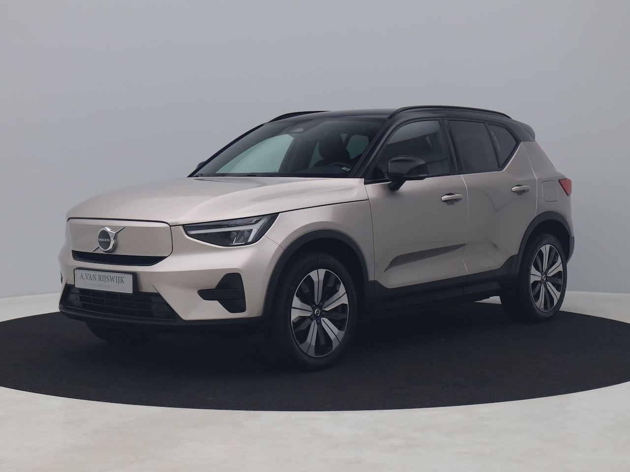 Volvo XC40 - Recharge Core 70 kWh | CAMERA - AutoWereld.nl