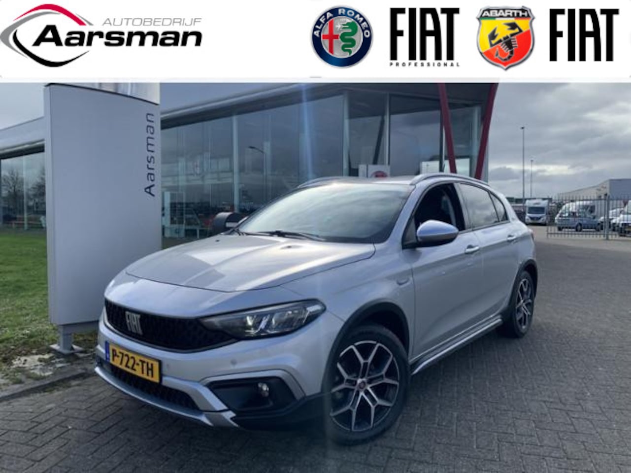 Fiat Tipo Cross - 1.0 | Adaptive cruise | Achteruitrijcamera | LED | Dodehoeksensor - AutoWereld.nl