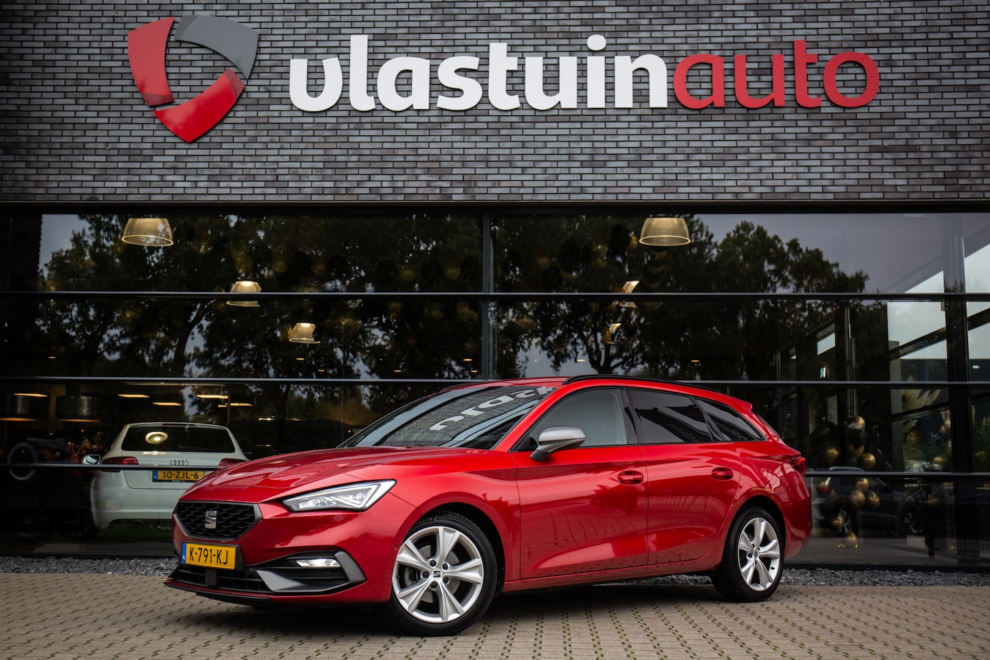 SEAT Leon Sportstourer - 1.5 TSI FR Launch Edition 1.5 TSI FR Launch Edition - AutoWereld.nl