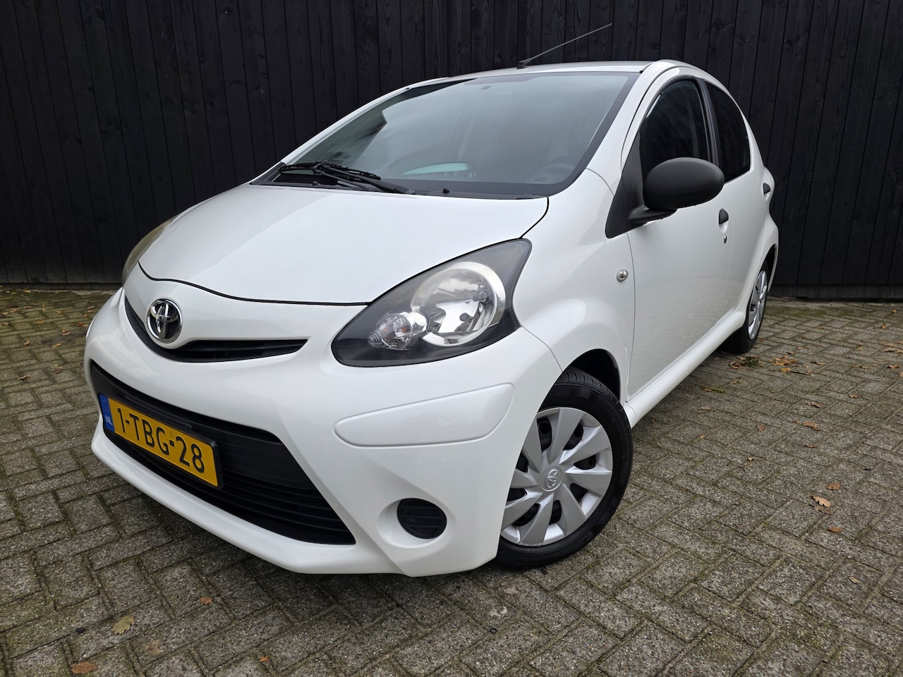 Toyota Aygo - 1.0 VVT-i Now 1.0 VVT-i Now - AutoWereld.nl