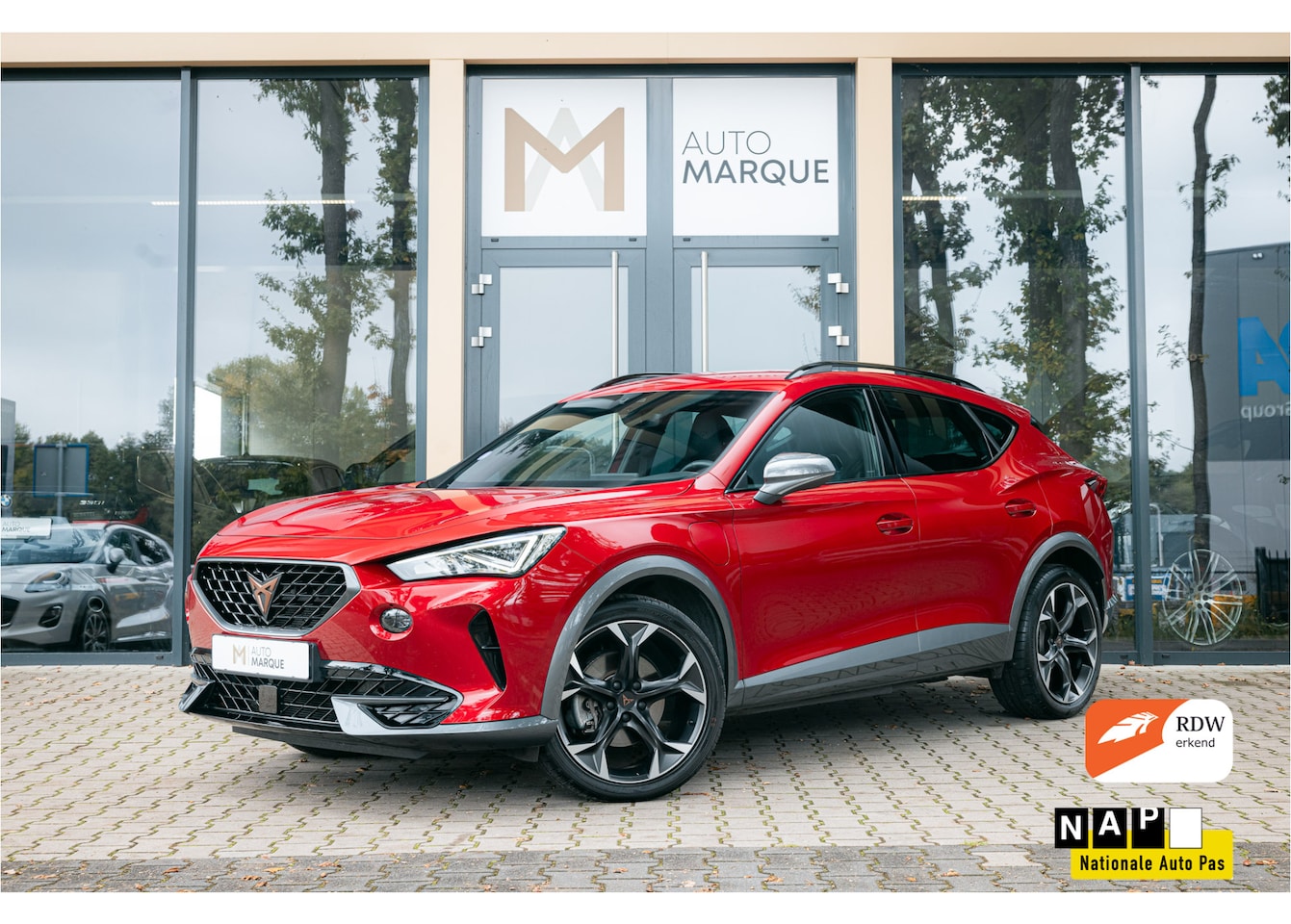 CUPRA Formentor - 1.4 TSI e-Hybrid 204PK | 19" LM Velgen | Lederen bekleding | Navigatie incl. Apple CarPlay - AutoWereld.nl