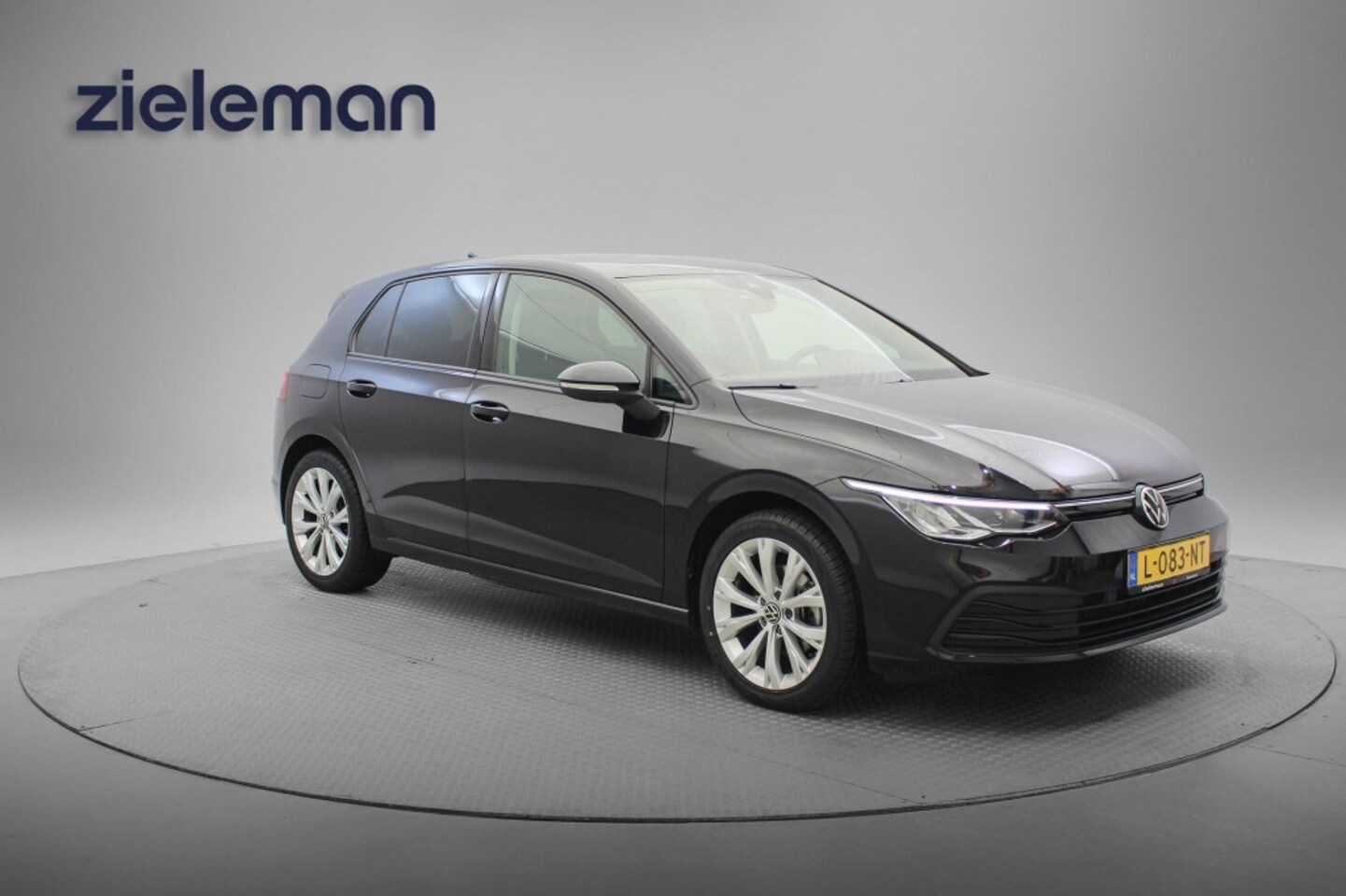 Volkswagen Golf - 1.0 TSI - Digitaal Cockpit, Carplay, Navi, Trekhaak - AutoWereld.nl