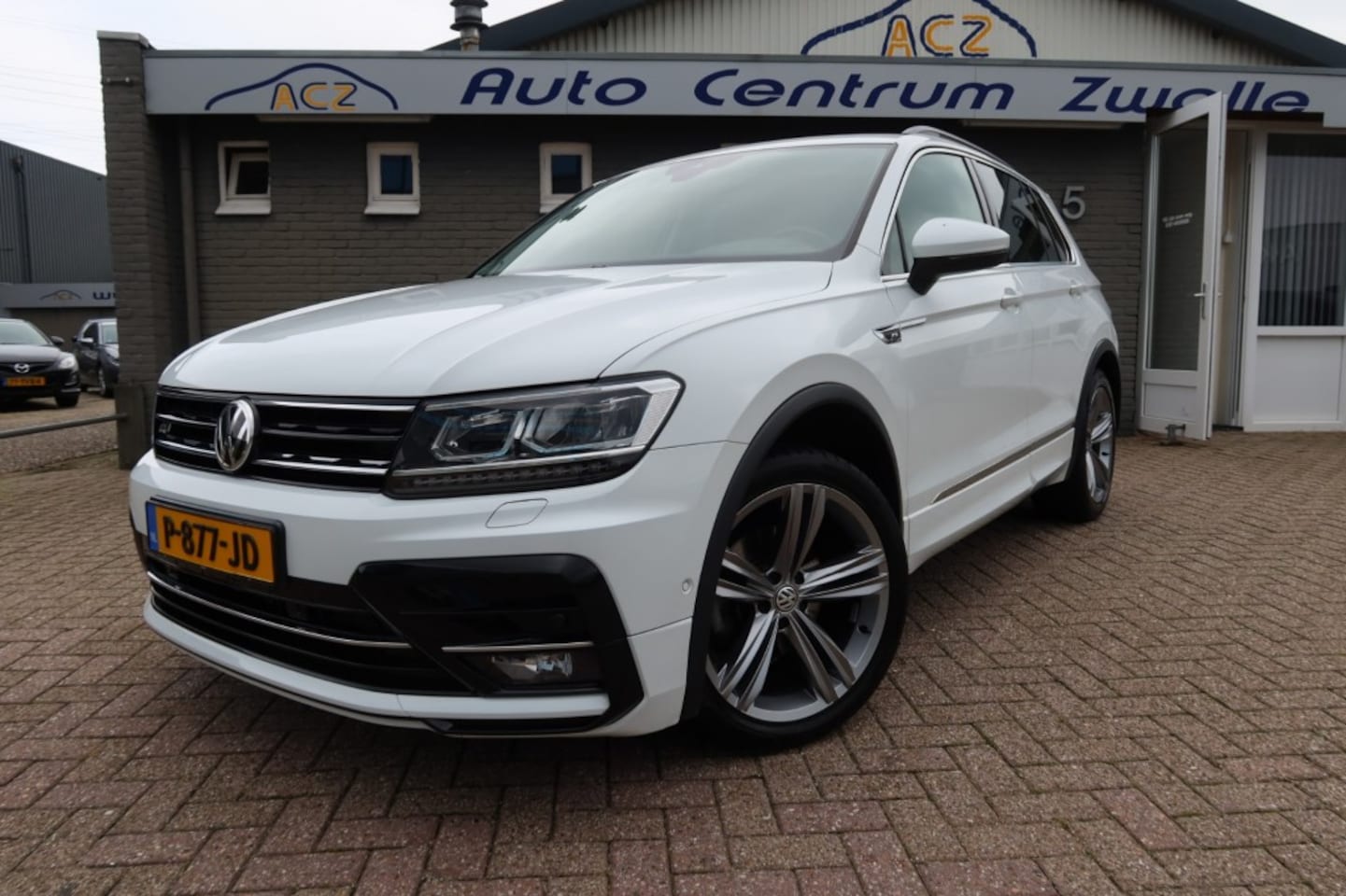 Volkswagen Tiguan - 1.5 TSI HIGHL. BUSINESS R-LINE - AutoWereld.nl