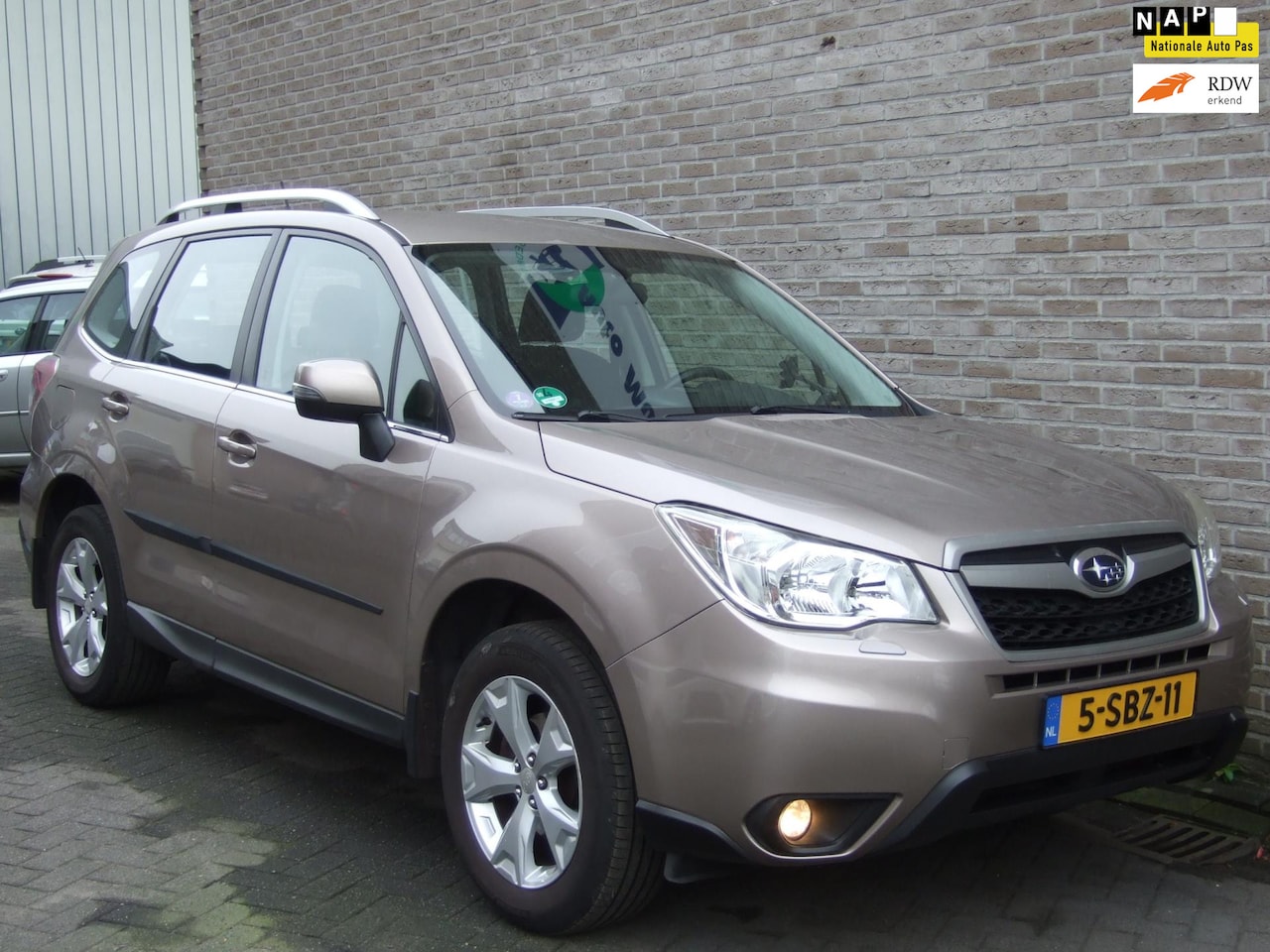 Subaru Forester - 2.0 Luxury - Stoelverwarming - Trekhaak - - AutoWereld.nl