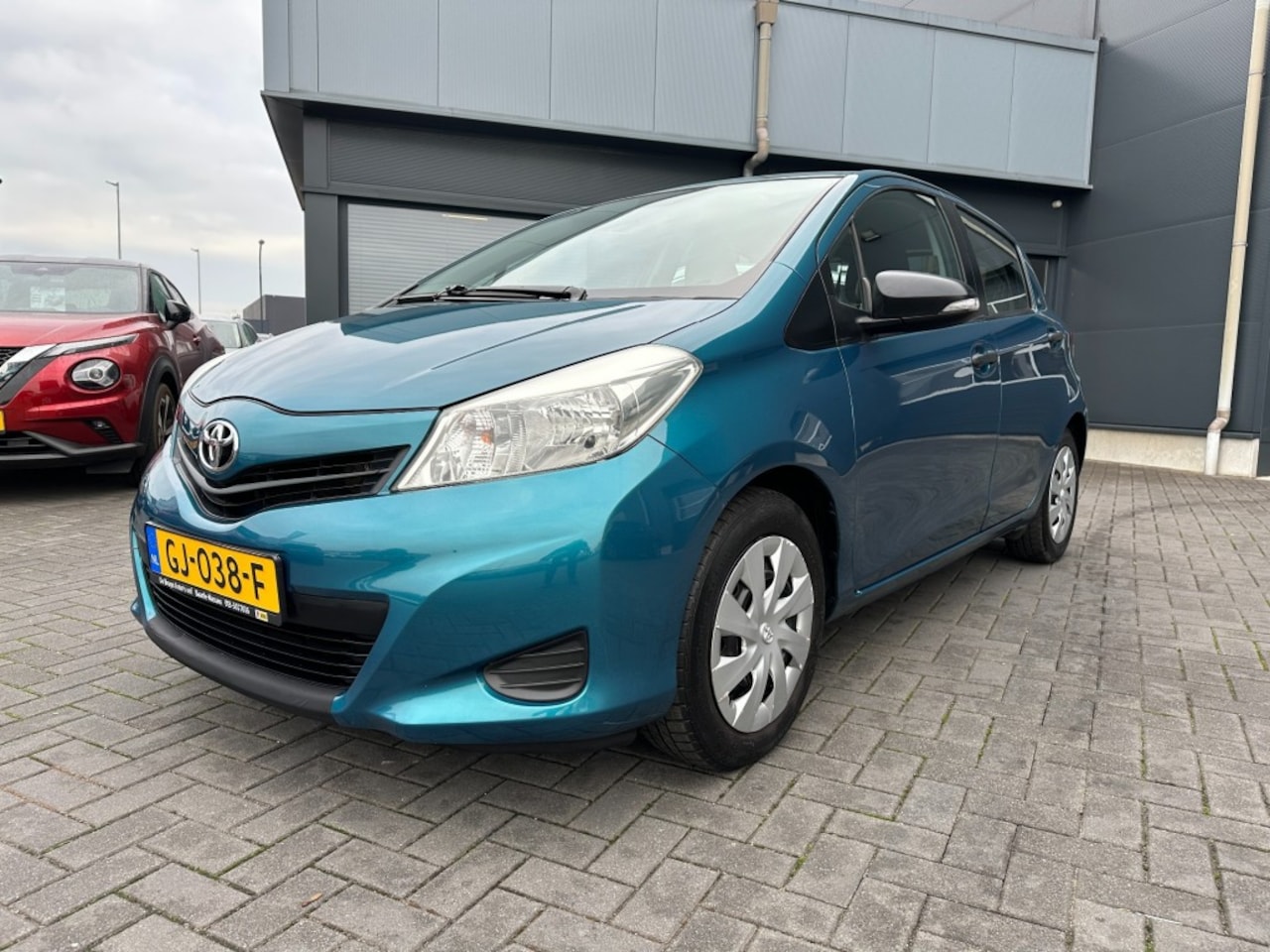 Toyota Yaris - 1.3 VVT-i Comfort 5 drs. Airco nw.model Trekhaak - AutoWereld.nl